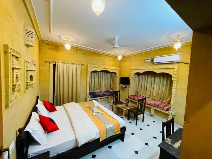 Deluxe AC Double Room at the Wonbin Safari hotel, Jaisalmer
