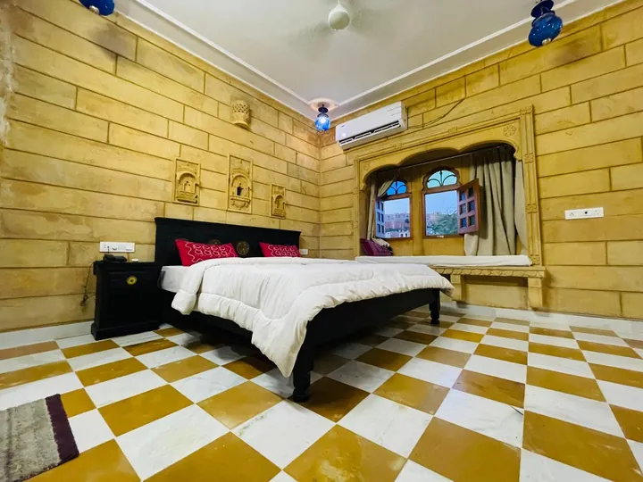 Deluxe Double Room at the Wonbin Safari hotel, Jaisalmer