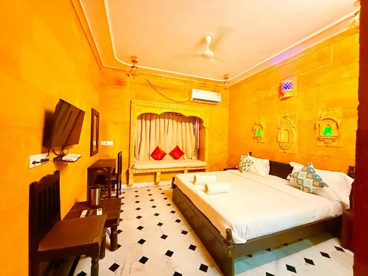Twin Bed with Balcony at the Wonbin Safari hotel, Jaisalmer